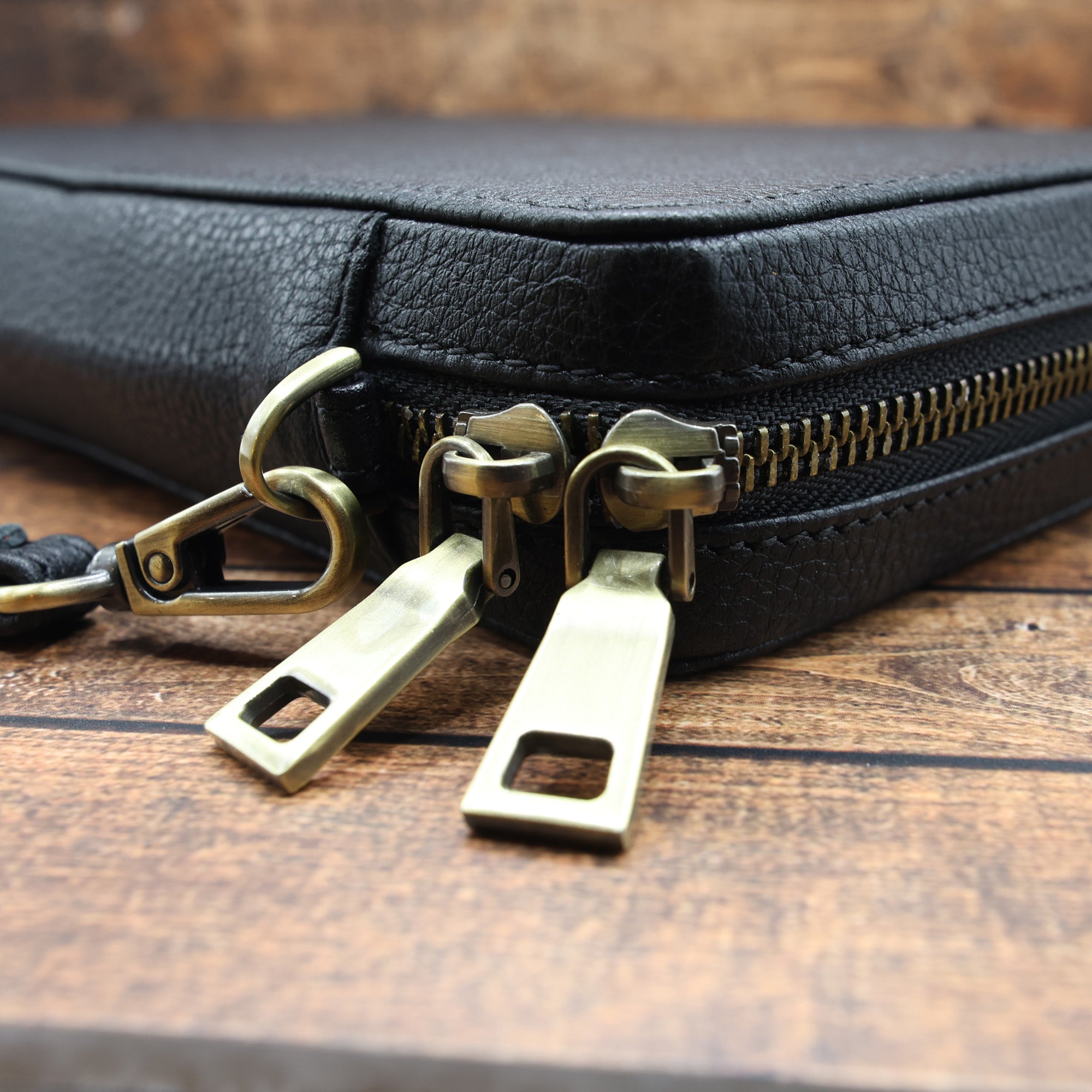 Handmade Leather Storage Case for Watch Bands – For Apple Watch, Samsung Galaxy Watch, Garmin